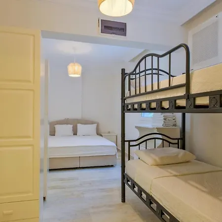 Lorraine By Solo At Hisaroenue 페티예