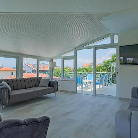 Lorraine By Solo At Hisaroenue *