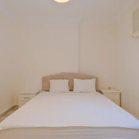 Lorraine By Solo At Hisaroenue 페티예