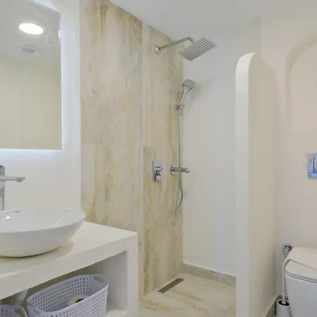 Lorraine By Solo At Hisaroenue